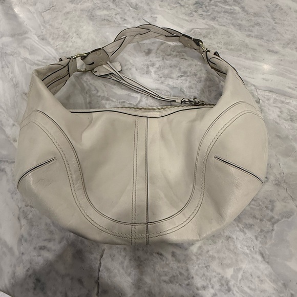Vintage COACH Soho Dylan extra Large Hobo 10045 Shoulder Bag in Parchment White - Picture 7 of 10